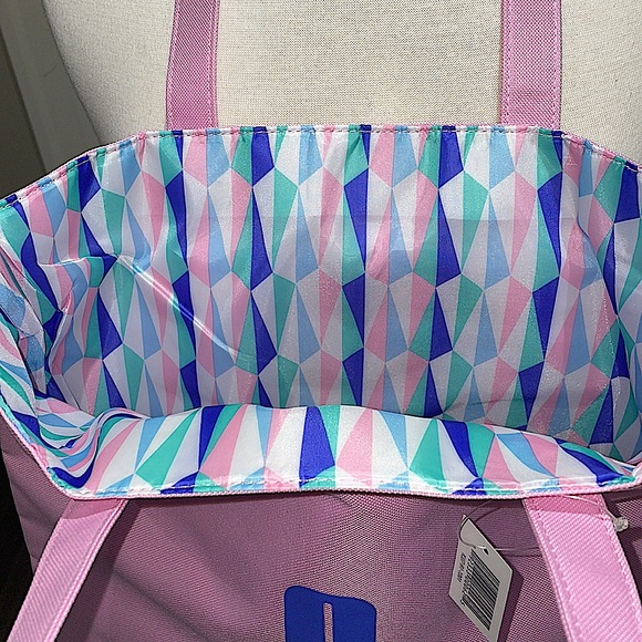 Clinique Tote - Picture 3 of 5